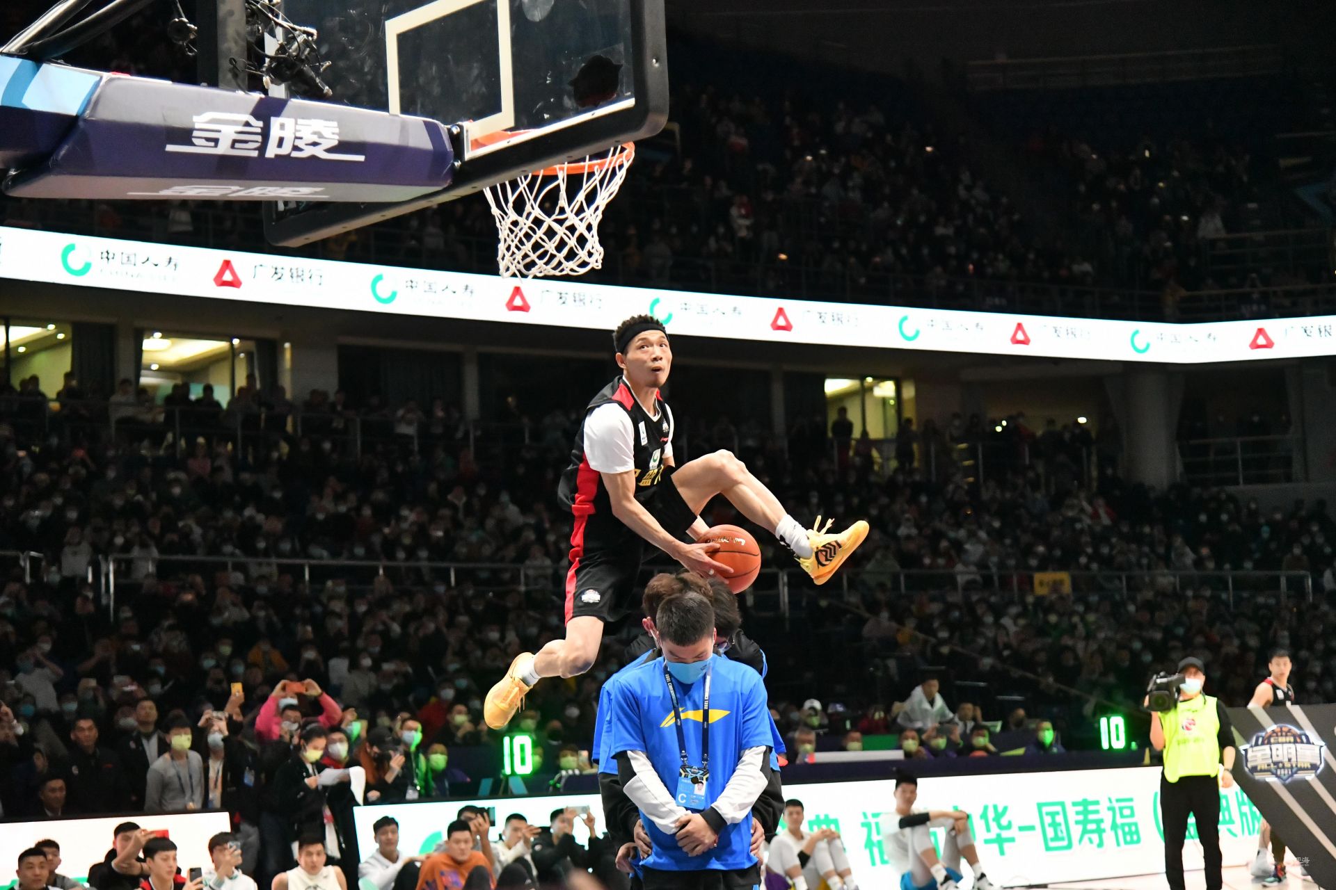 往日益频繁 往日益频繁