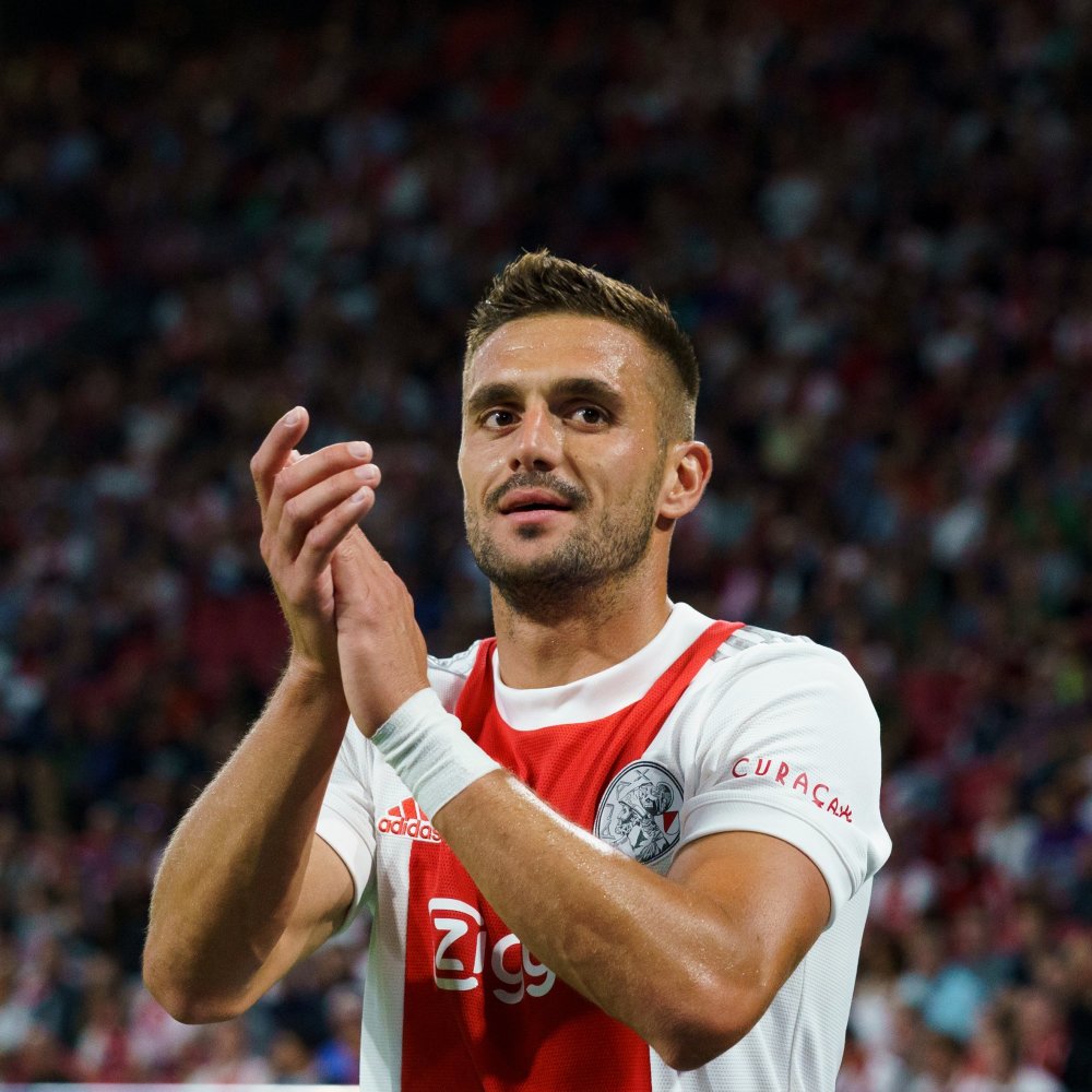 展现出极强 展现出极强