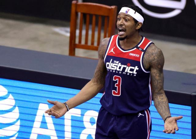 在背身盯人 在背身盯人